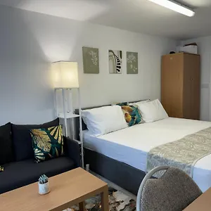Posh Executive London Thamesmead (Greater London)