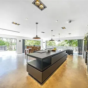 The Ridge London - Luxury Designer With Hot Tub And Sauna, Bexley Borough Of London London